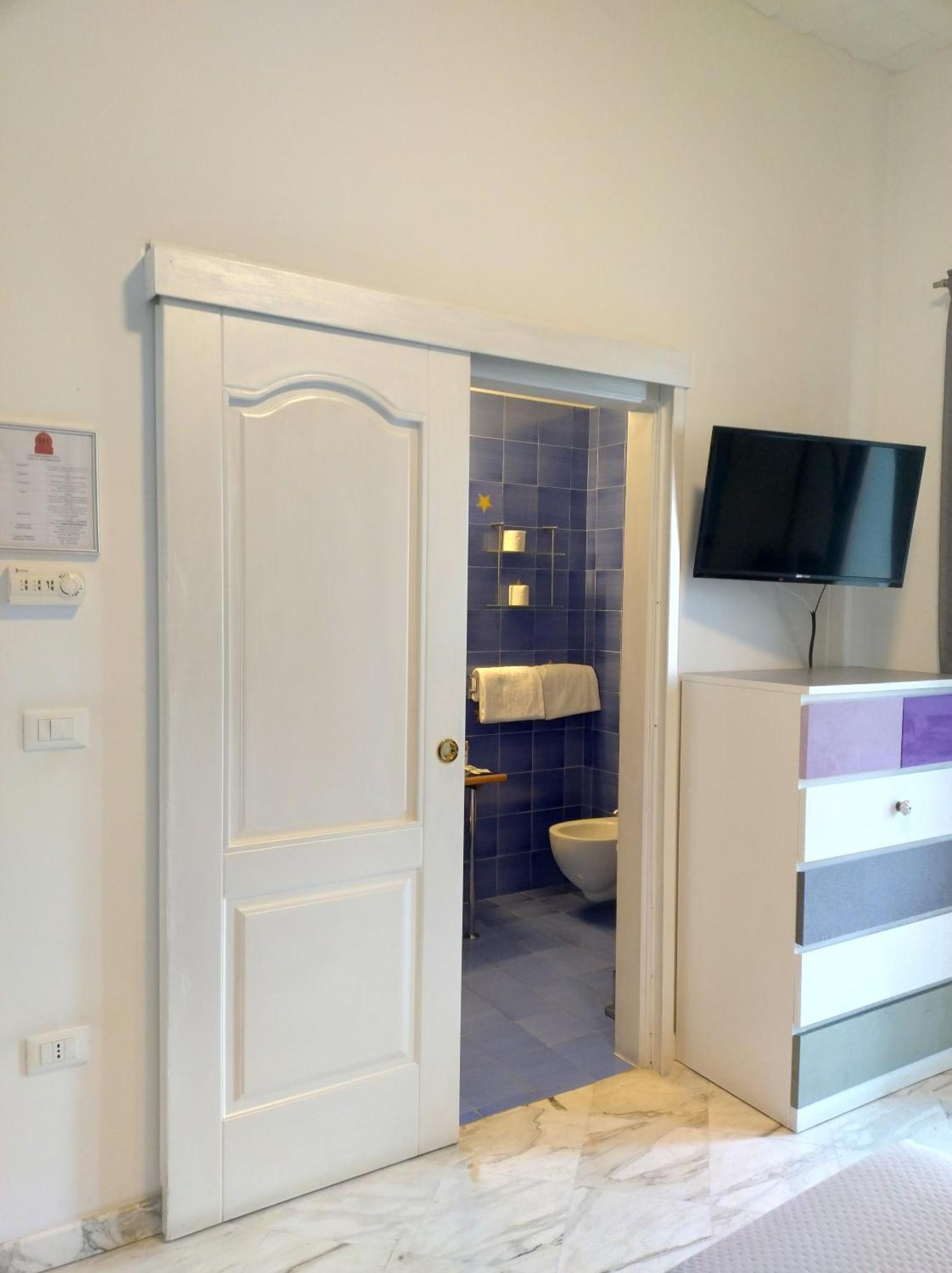 B&B Mini Hotel Incity-Close Train Station And Port- Salerno Dış mekan fotoğraf