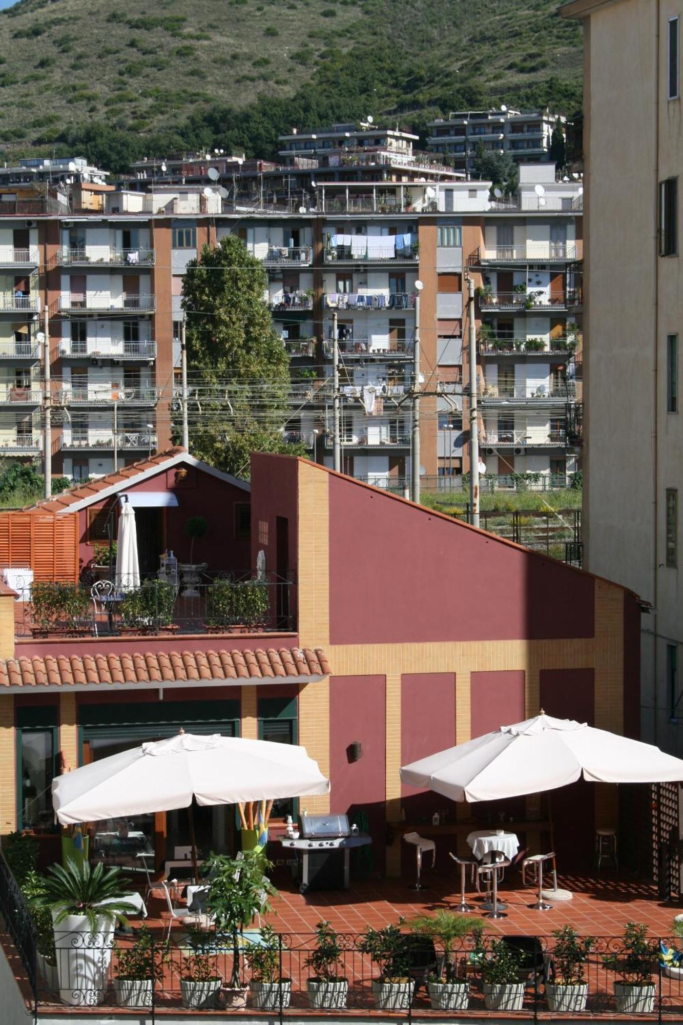 B&B Mini Hotel Incity-Close Train Station And Port- Salerno Dış mekan fotoğraf