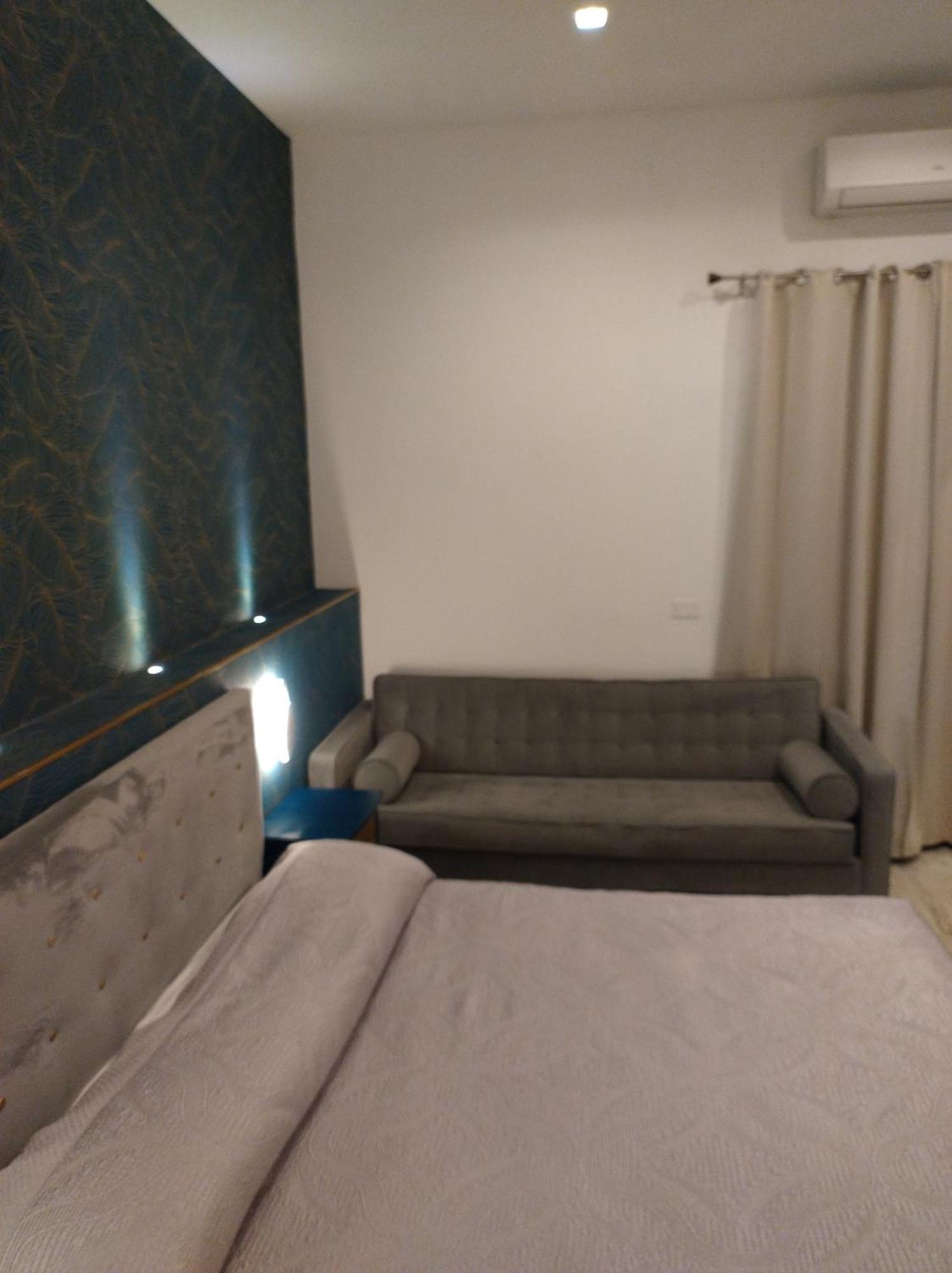B&B Mini Hotel Incity-Close Train Station And Port- Salerno Oda fotoğraf